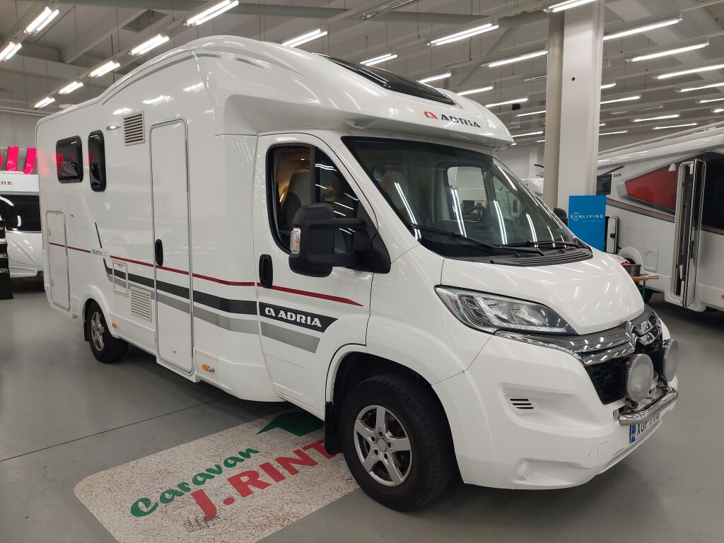 Adria Matrix Axess 600 SC 2018 Valkoinen