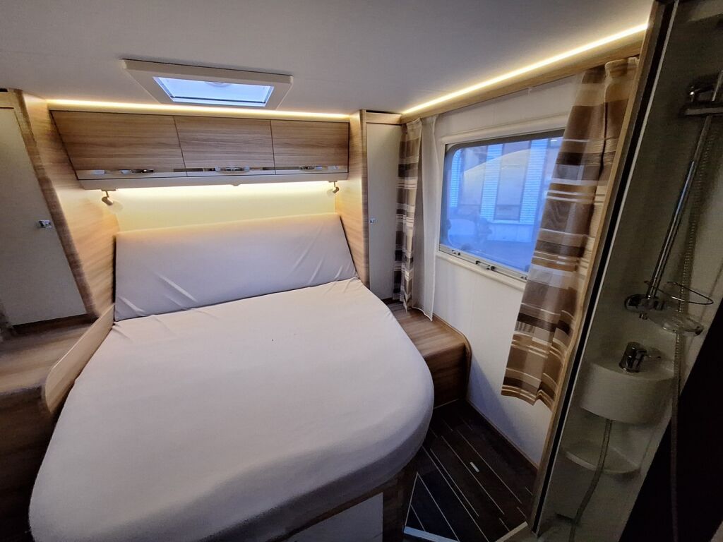 Adria Matrix Axess 600 SC 2018 Valkoinen