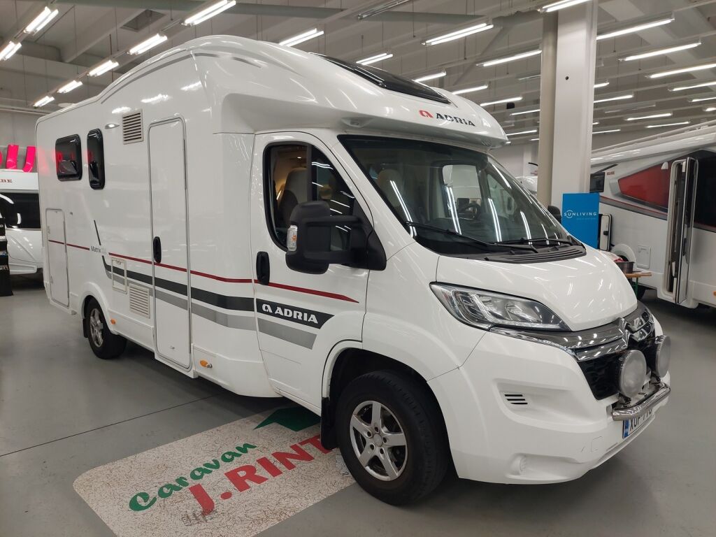 Adria Matrix Axess 600 SC 2018 Valkoinen