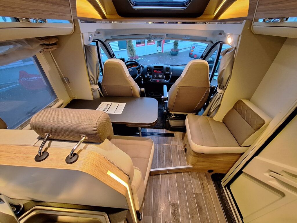 Adria Matrix Axess 600 SC 2018 Valkoinen