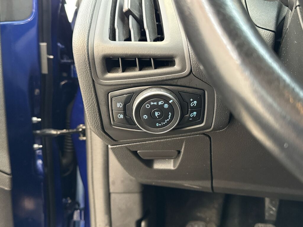 Ford Focus 2018 Sininen