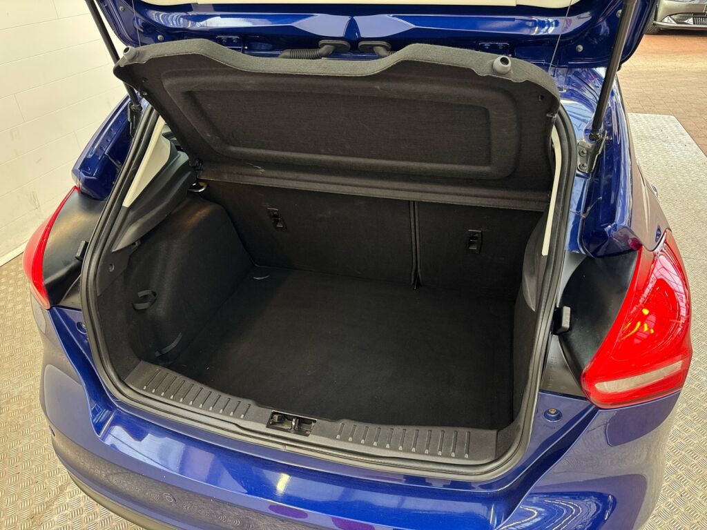 Ford Focus 2018 Sininen