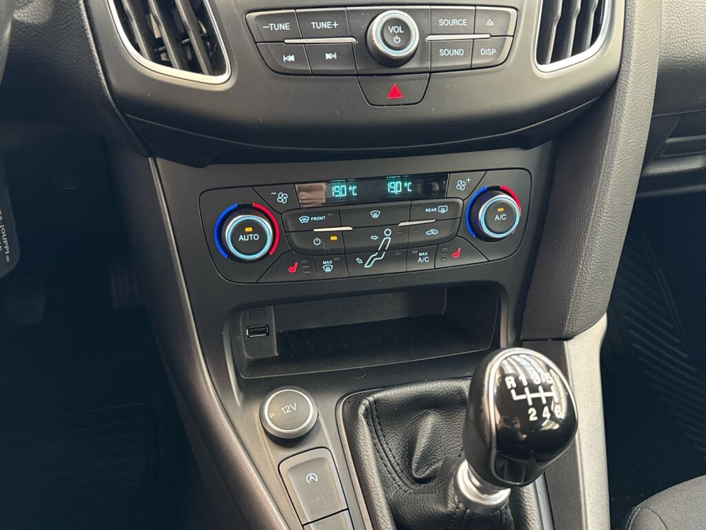 Ford Focus 2018 Sininen