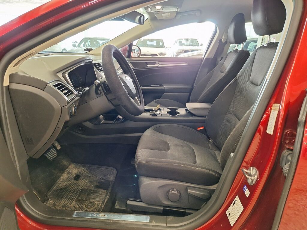 Ford Mondeo 2018 Punainen