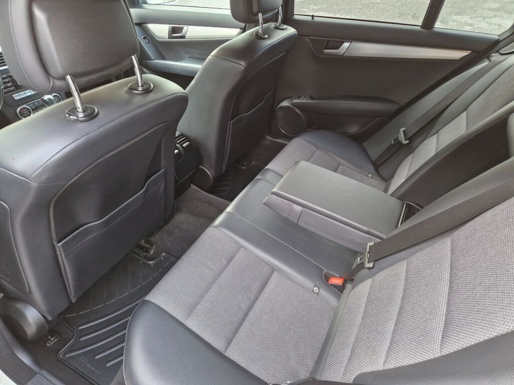 Mercedes-Benz C 2011 Valkoinen