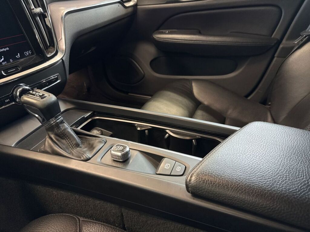 Volvo V60 2018 Valkoinen