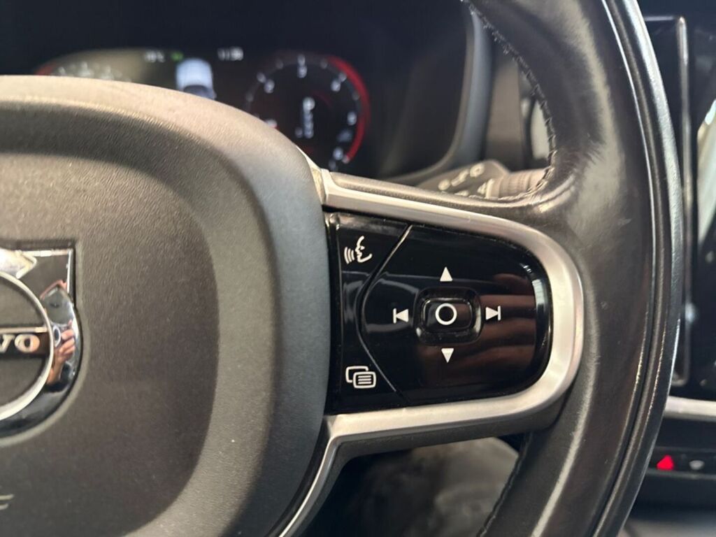 Volvo V60 2018 Valkoinen