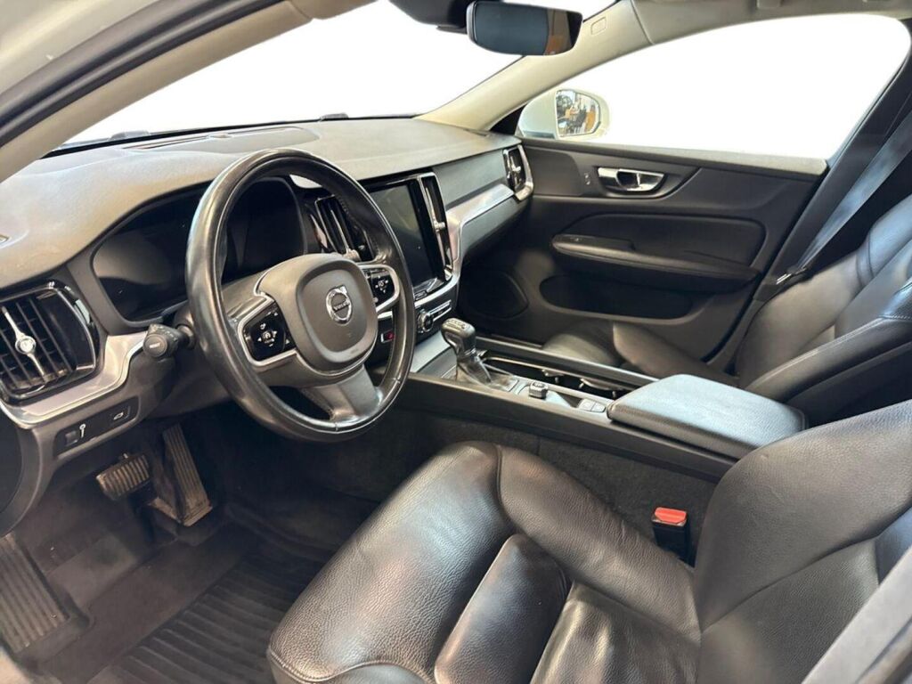 Volvo V60 2018 Valkoinen
