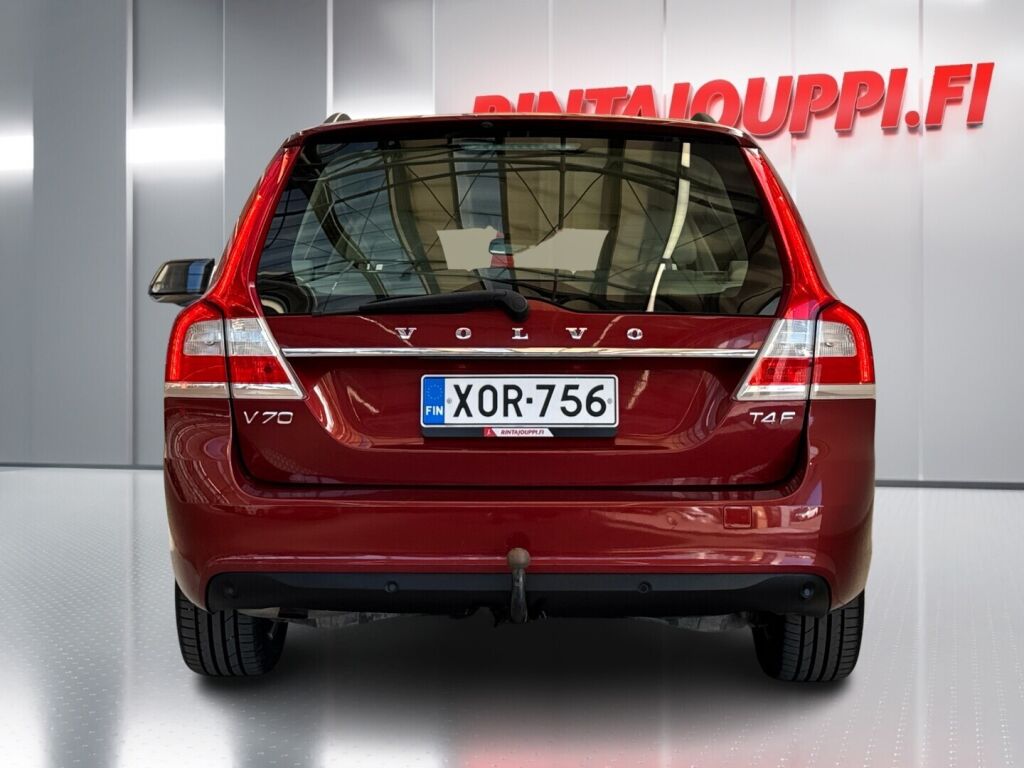 Volvo V70 2014 Punainen