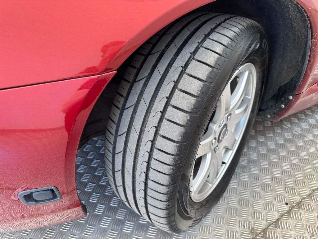 Volvo V70 2014 Punainen