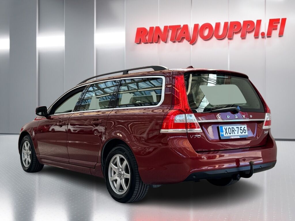 Volvo V70 2014 Punainen
