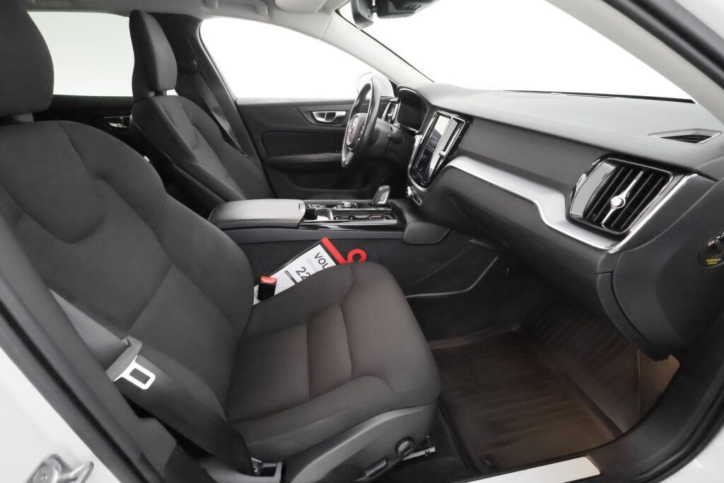 Volvo V60 2020 Valkoinen