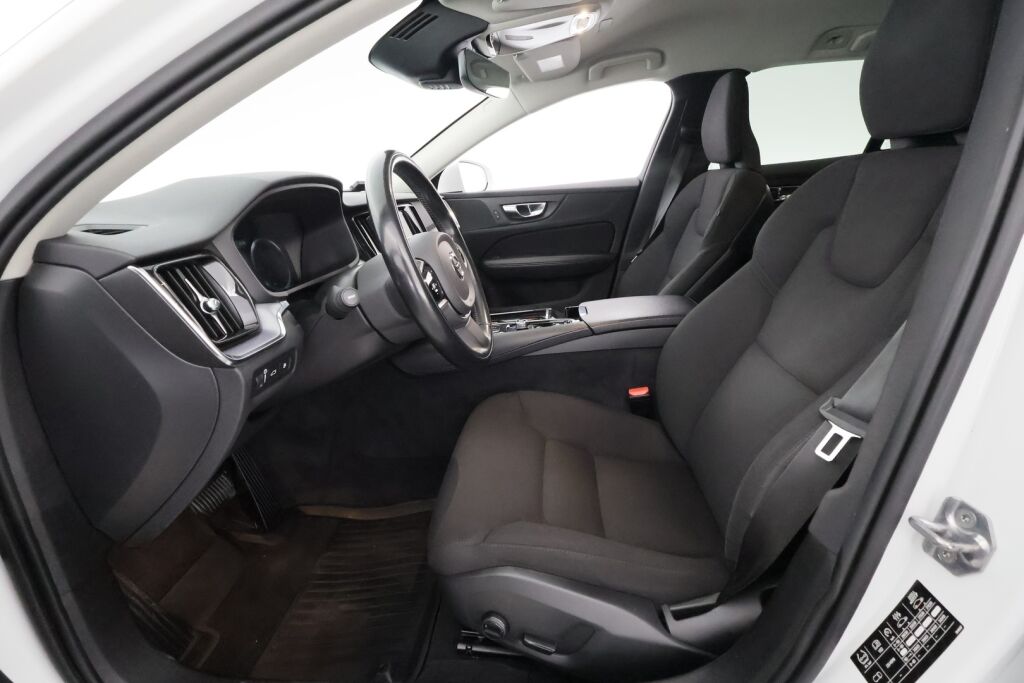 Volvo V60 2020 Valkoinen