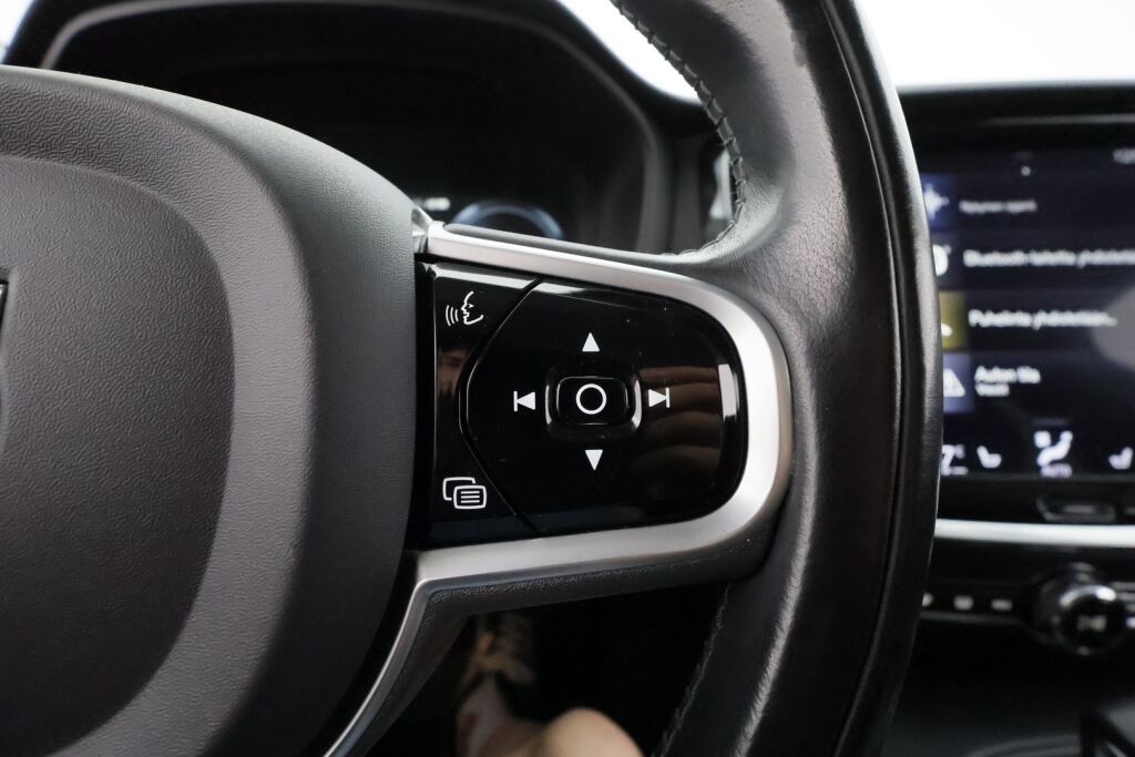 Volvo V60 2020 Valkoinen