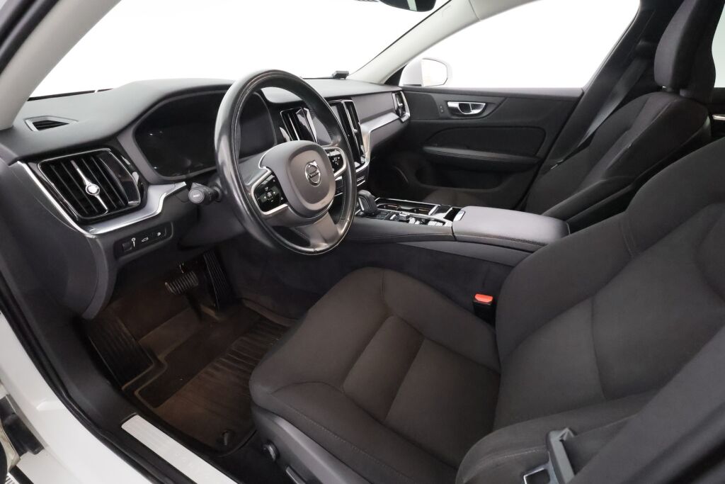 Volvo V60 2020 Valkoinen
