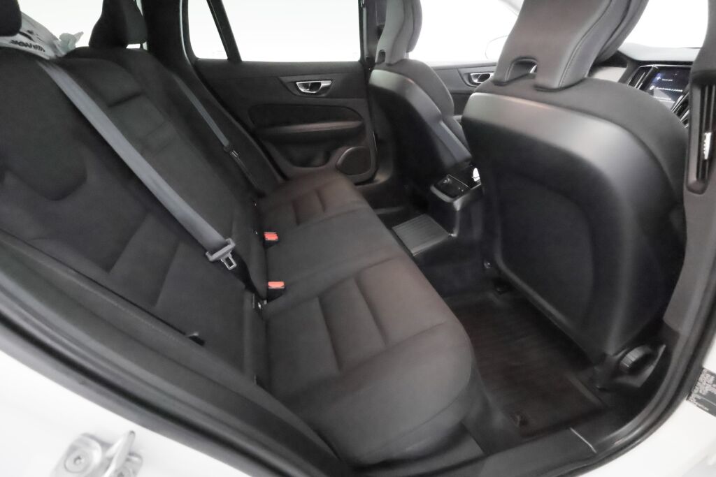 Volvo V60 2020 Valkoinen