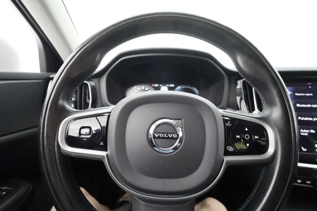Volvo V60 2020 Valkoinen