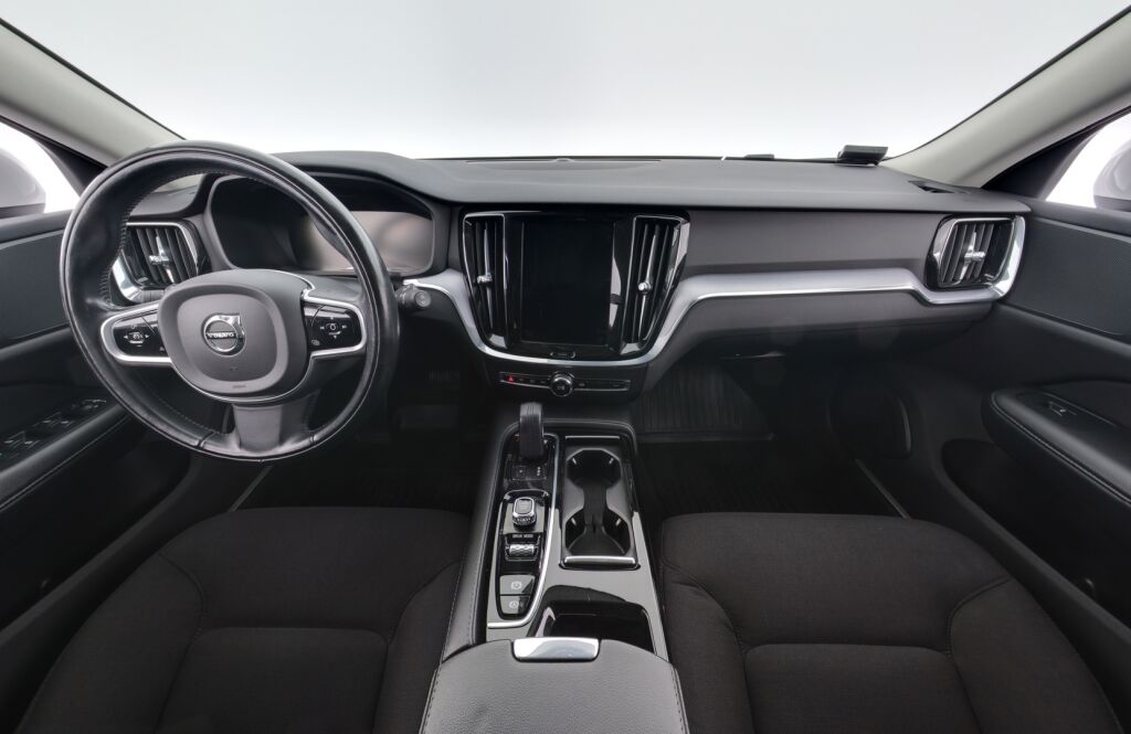 Volvo V60 2020 Valkoinen