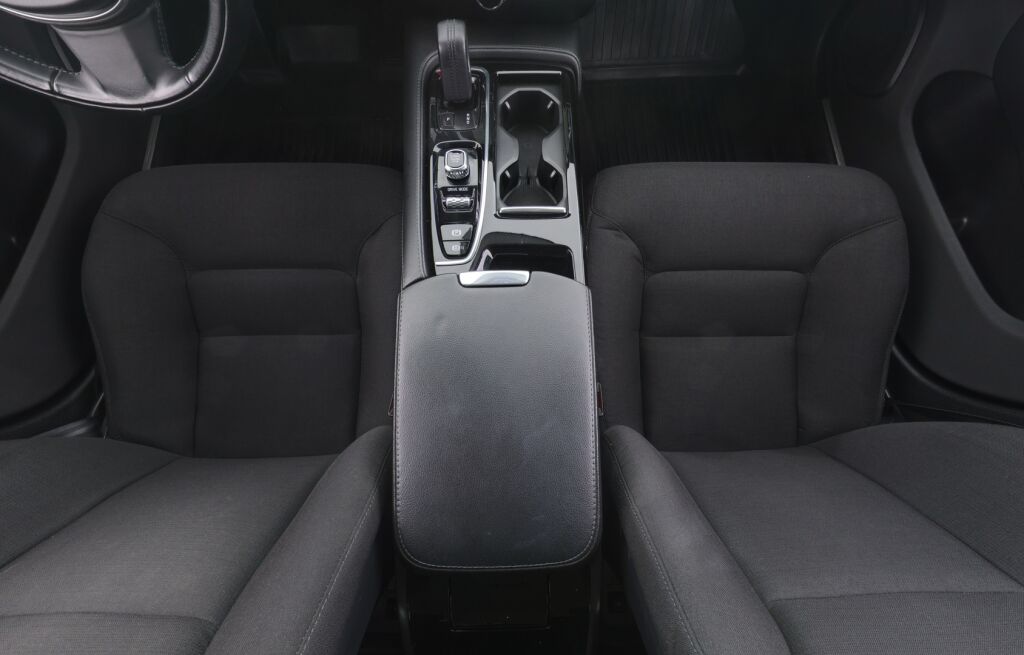 Volvo V60 2020 Valkoinen