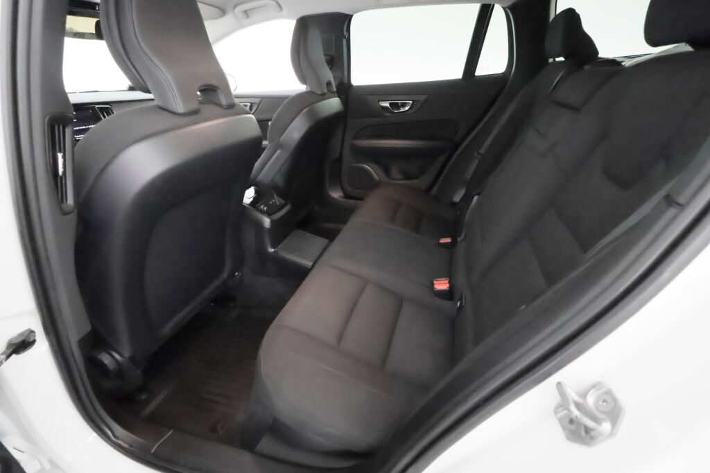 Volvo V60 2020 Valkoinen