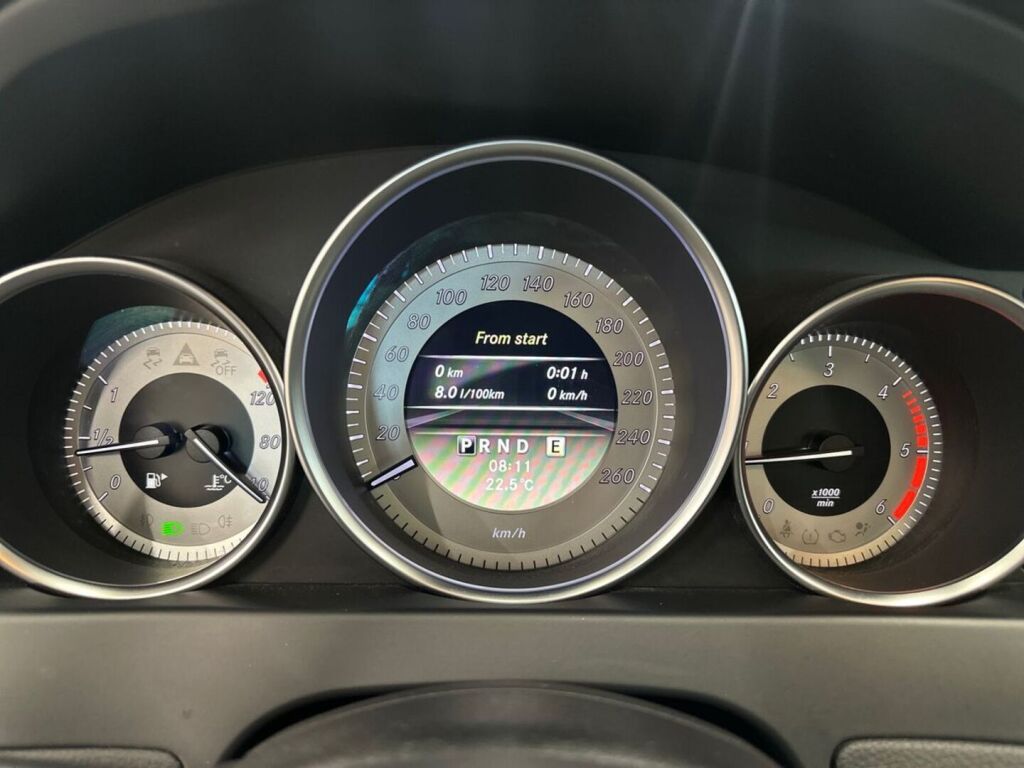 Mercedes-Benz C 2011 Valkoinen