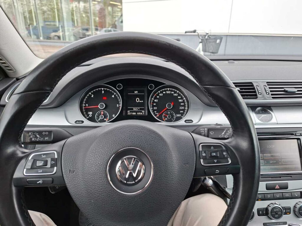 Volkswagen Passat 2013 Valkoinen