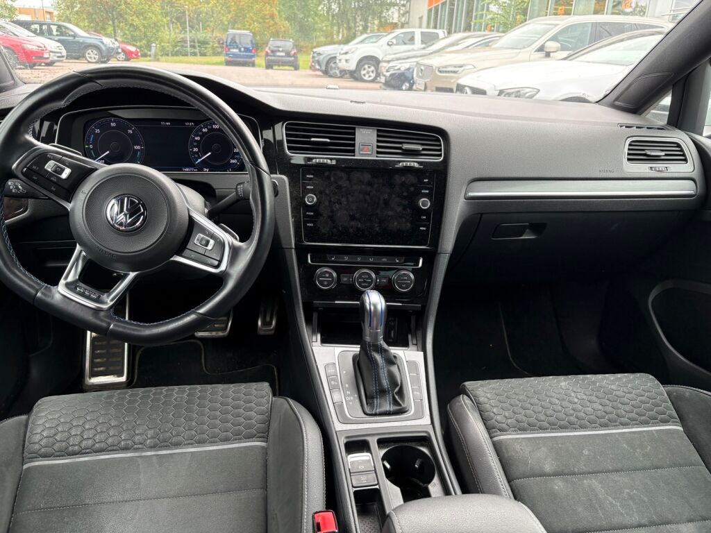 Volkswagen Golf 2018 Valkoinen