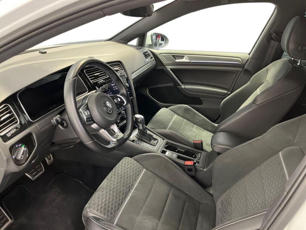 Volkswagen Golf 2018 Valkoinen