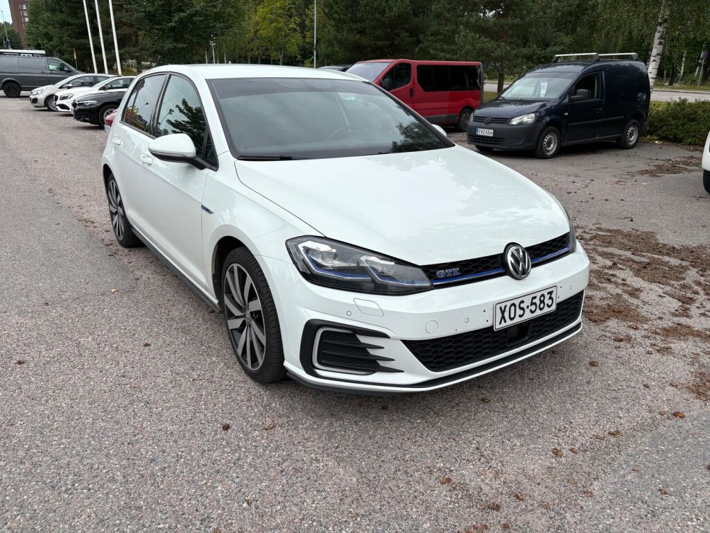 Volkswagen Golf 2018 Valkoinen