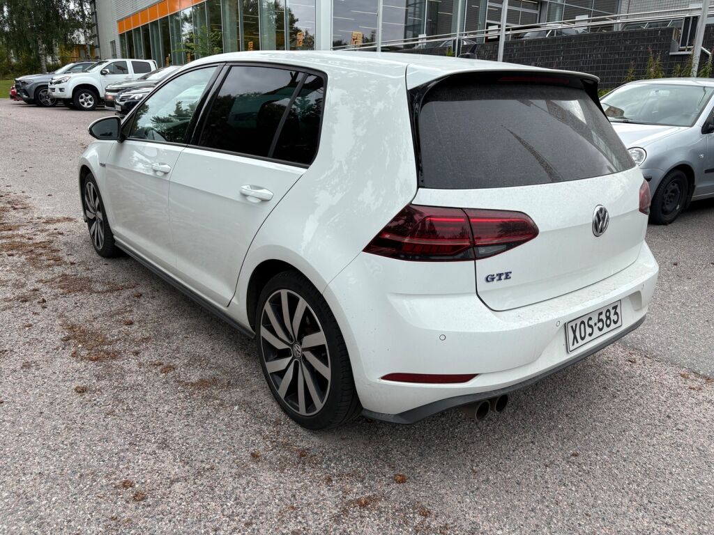 Volkswagen Golf 2018 Valkoinen