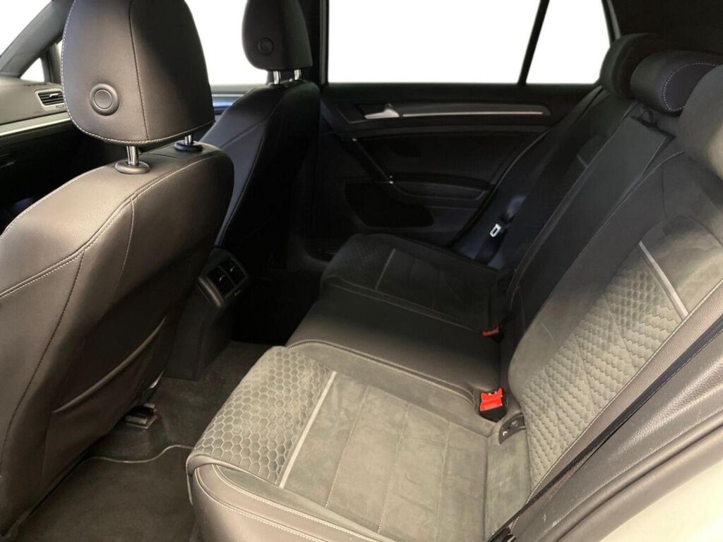 Volkswagen Golf 2018 Valkoinen