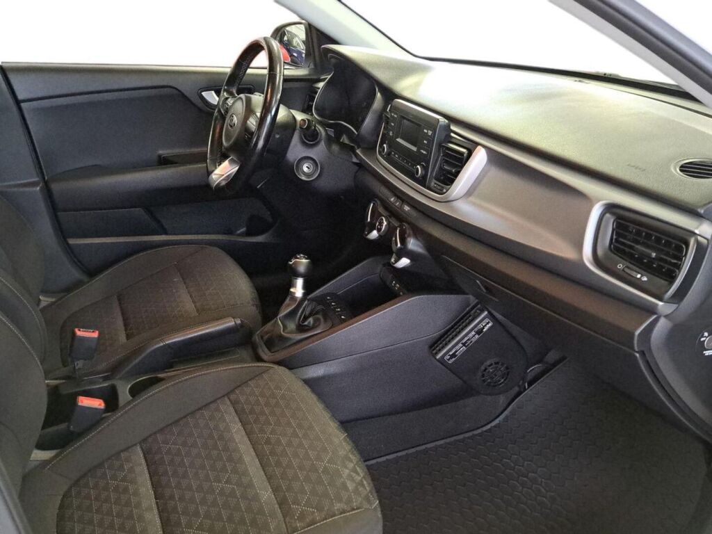 Kia Rio 2018 Valkoinen
