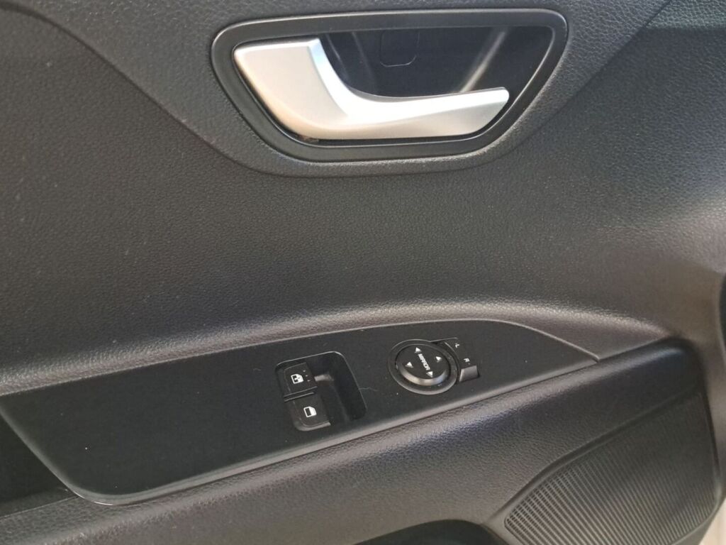 Kia Rio 2018 Valkoinen