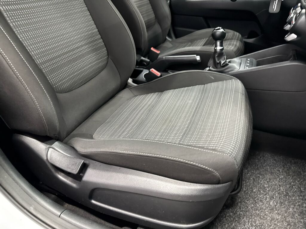 Kia Stonic 2018 Valkoinen