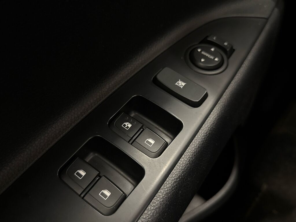 Kia Stonic 2018 Valkoinen