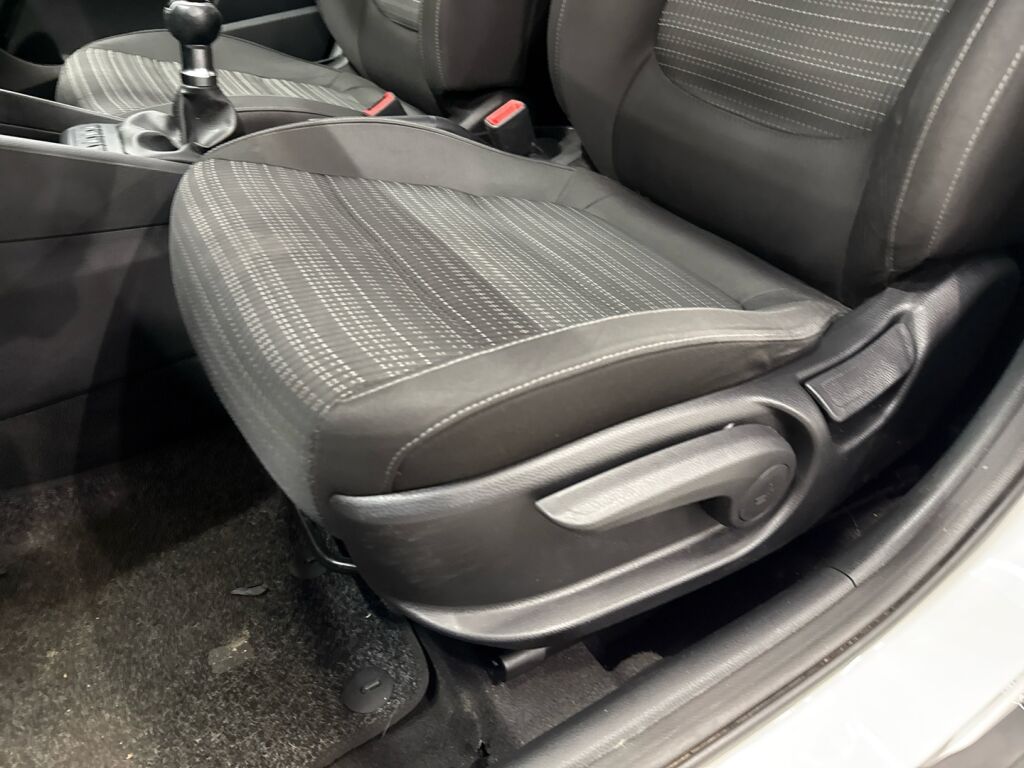 Kia Stonic 2018 Valkoinen