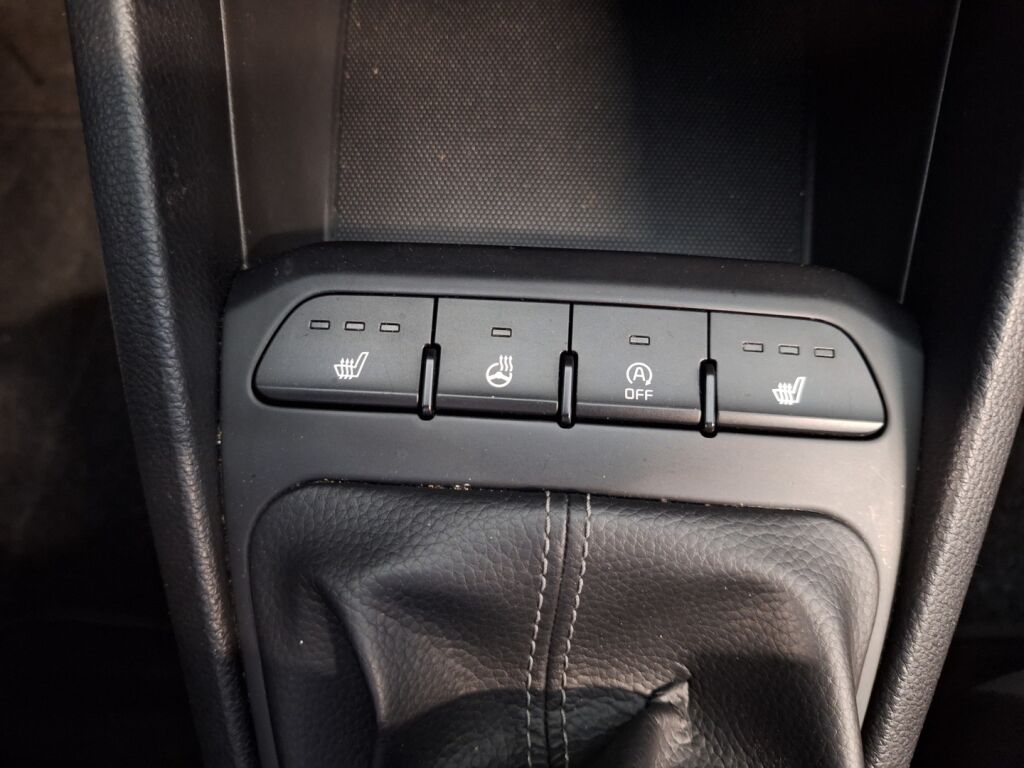 Kia Stonic 2018 Valkoinen