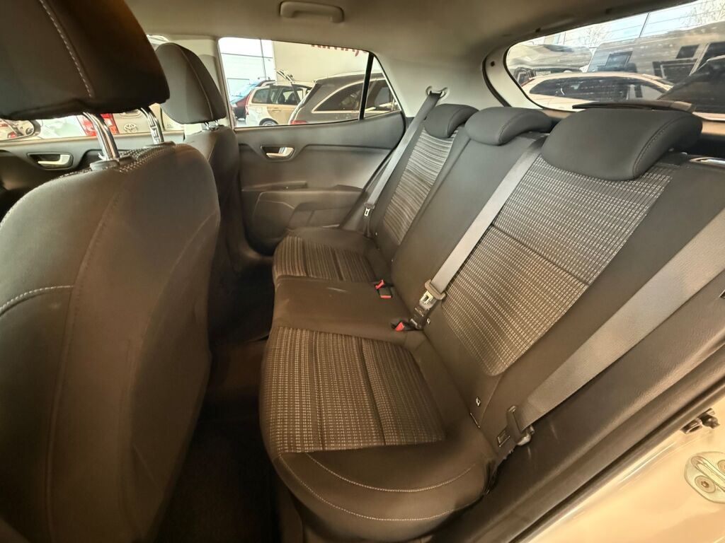 Kia Stonic 2018 Valkoinen