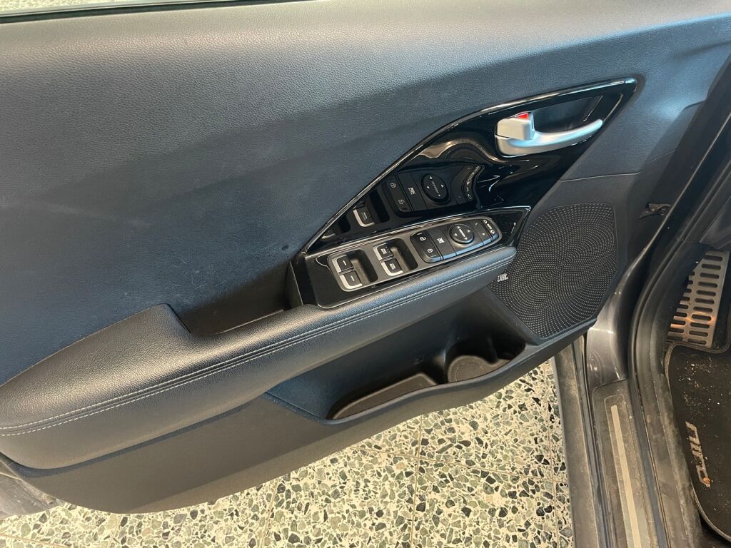 Kia Niro 2018 Harmaa