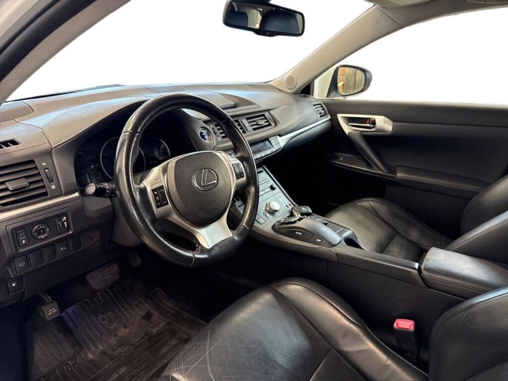 Lexus CT 2011 Valkoinen