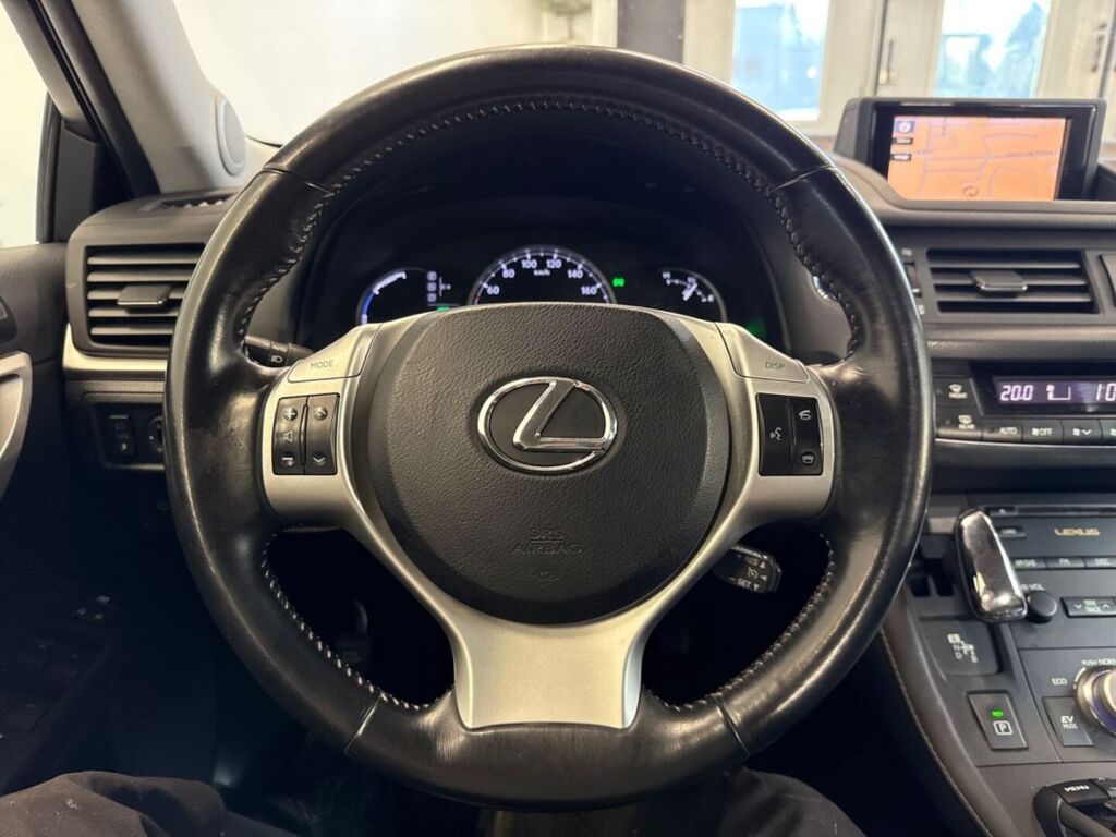 Lexus CT 2011 Valkoinen