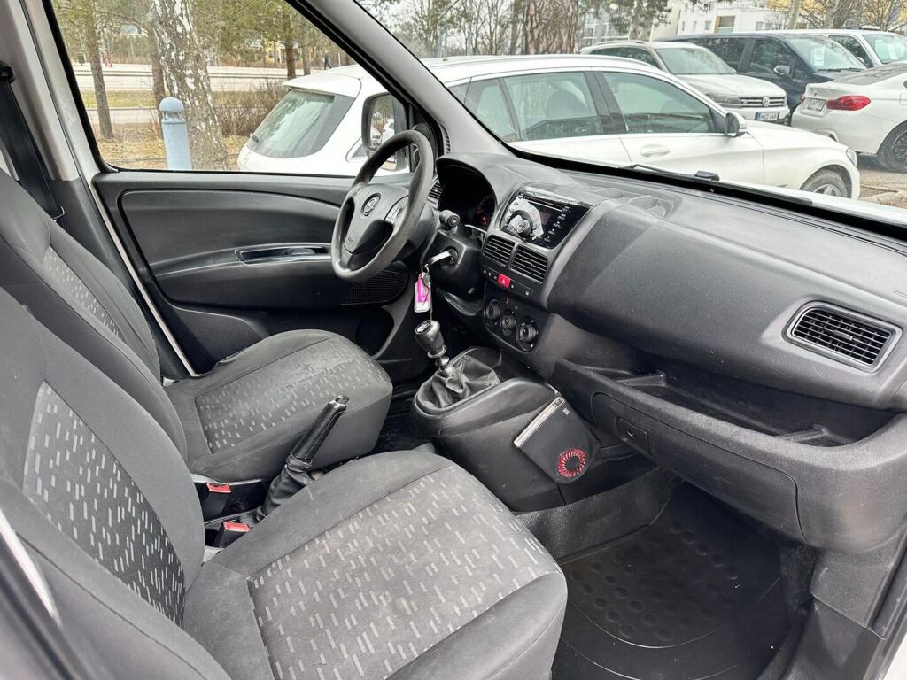 Opel Combo 2018 Valkoinen