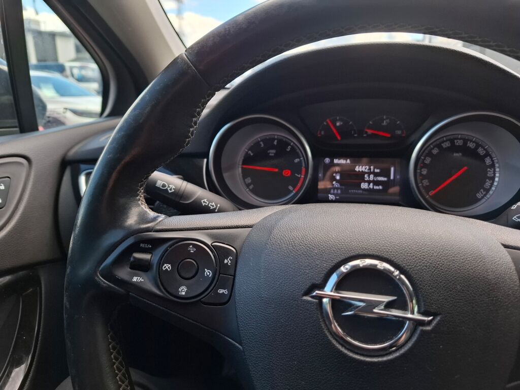 Opel Astra 2018 Valkoinen