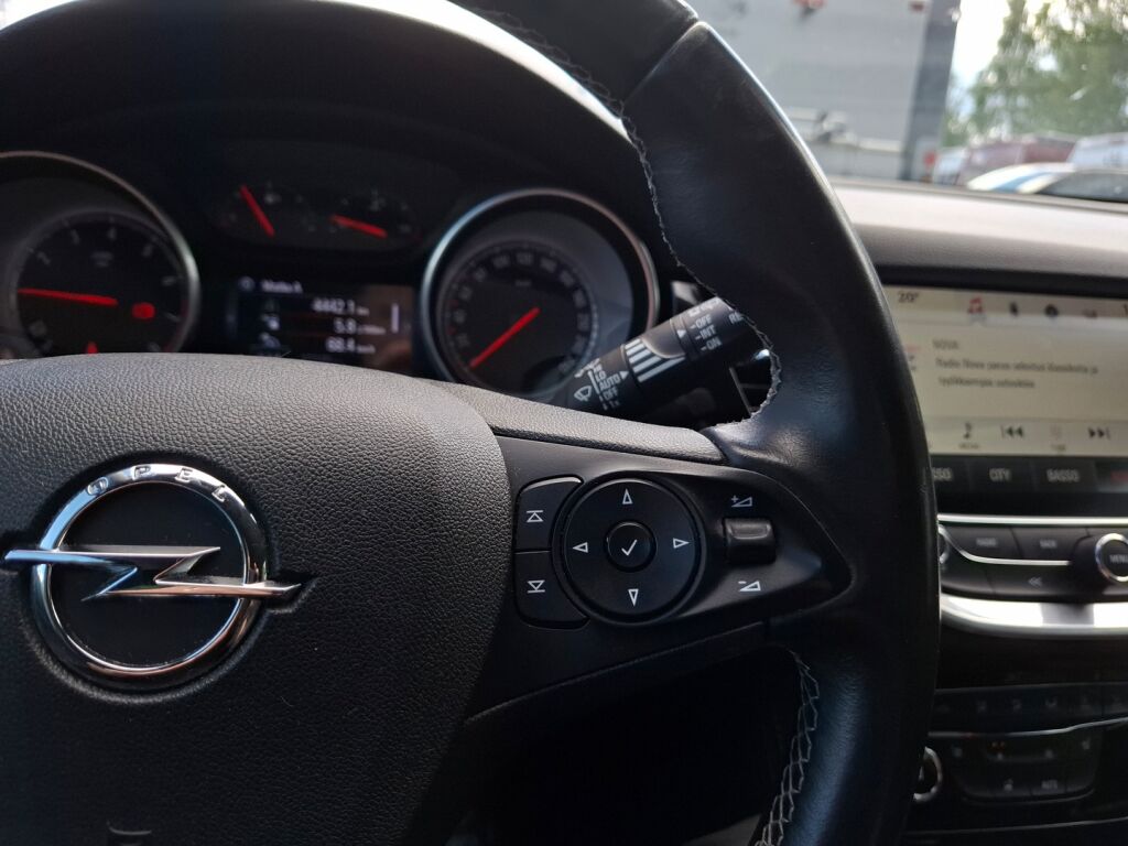 Opel Astra 2018 Valkoinen
