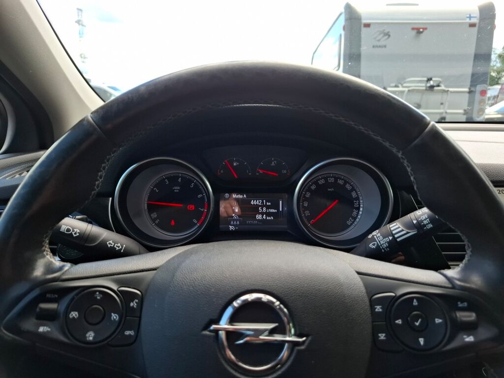 Opel Astra 2018 Valkoinen