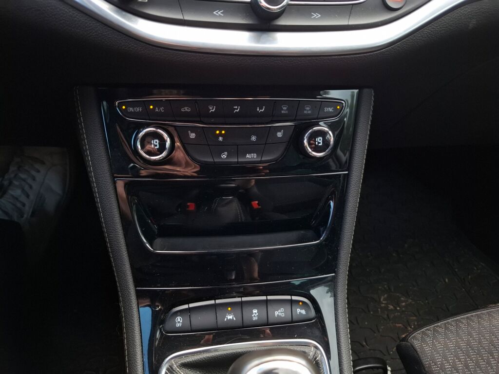 Opel Astra 2018 Valkoinen