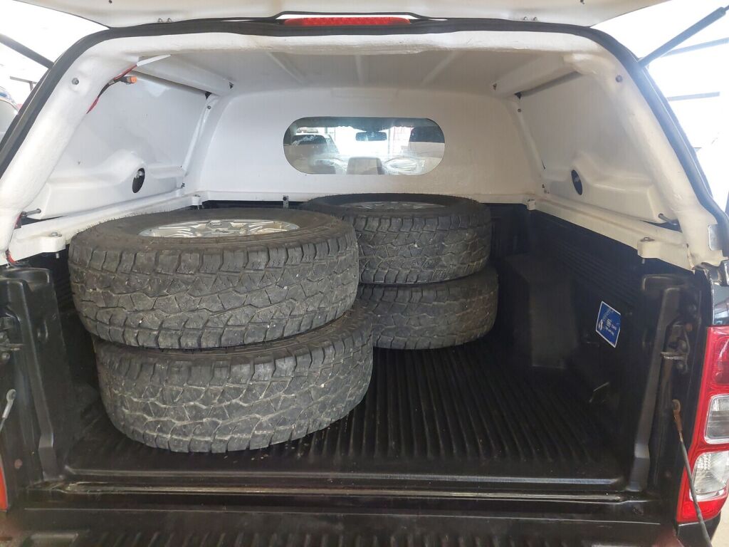 Ford Ranger 2013 Musta