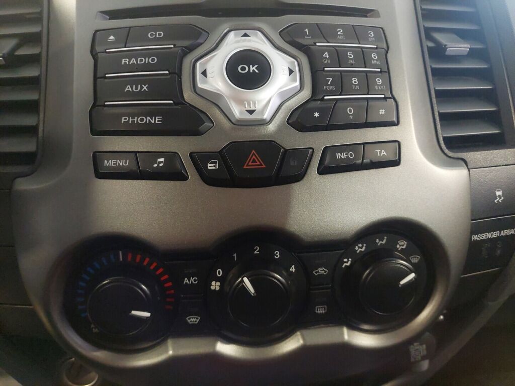 Ford Ranger 2013 Musta