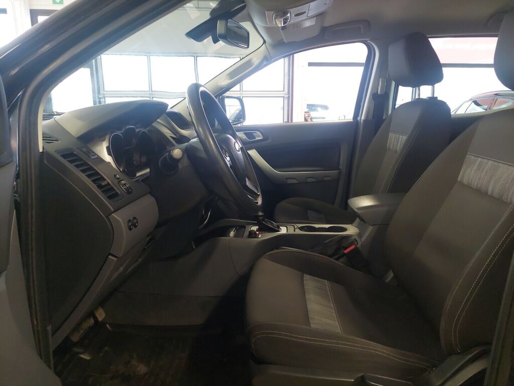 Ford Ranger 2013 Musta