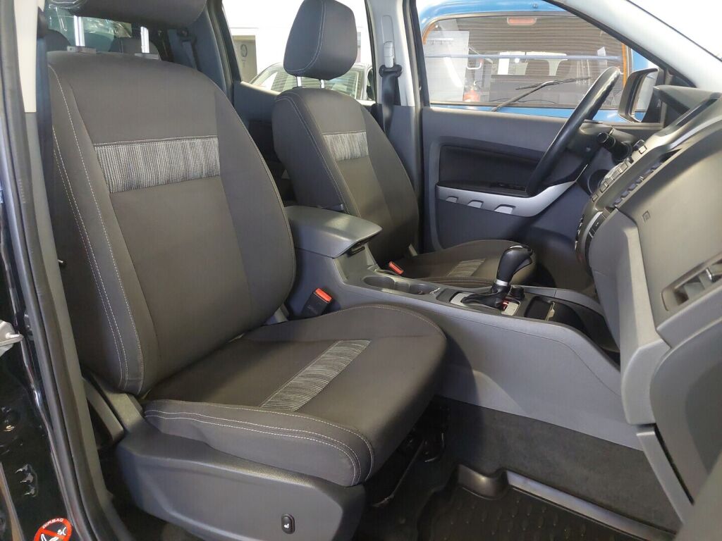 Ford Ranger 2013 Musta